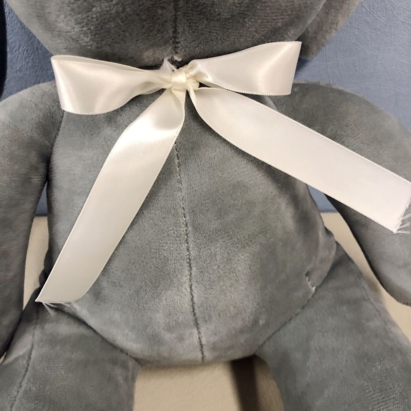 Lapin en peluche gothique et emo