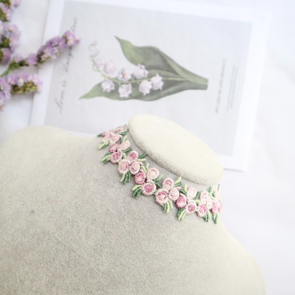 Cute Embroidered Flower Cord Choker