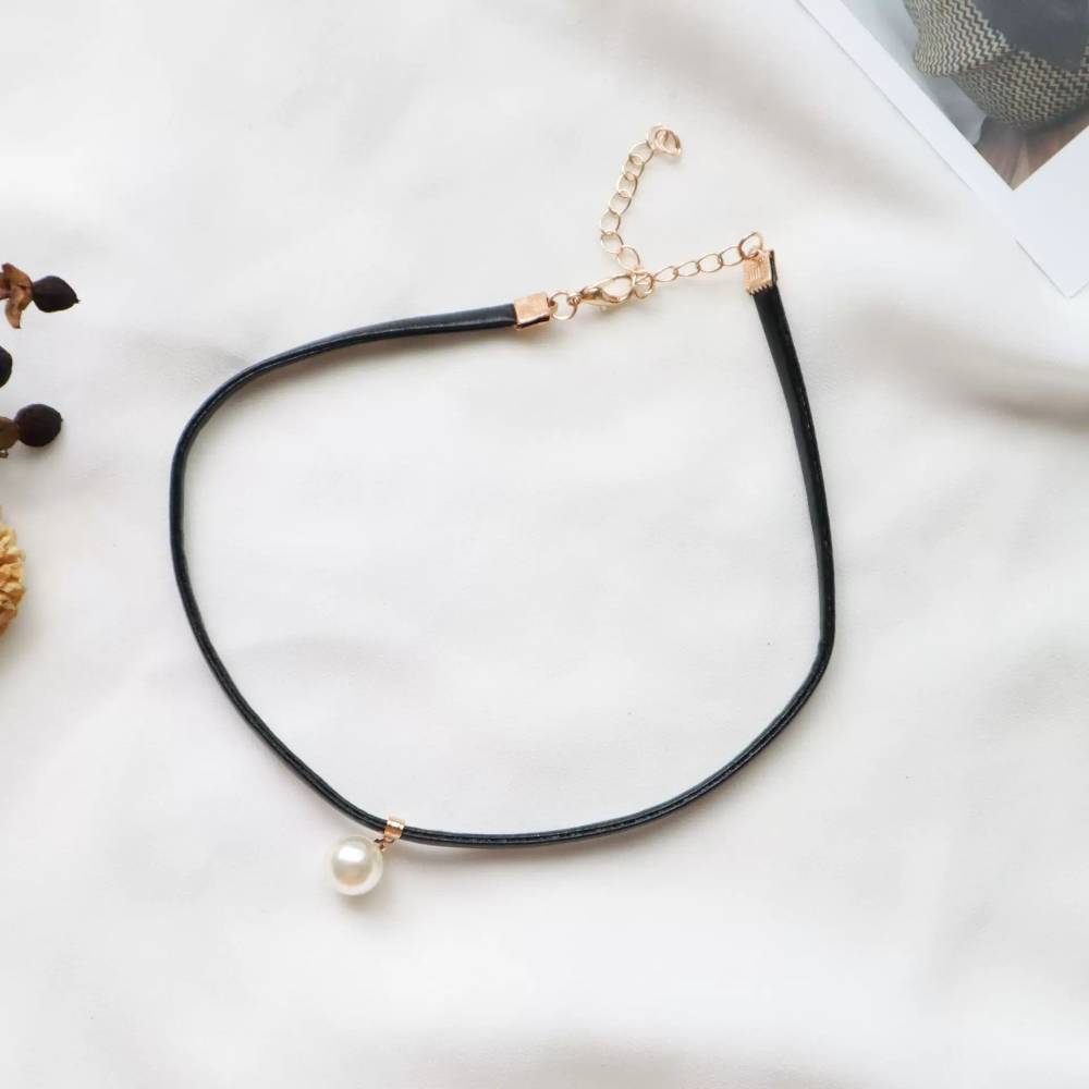 Cute Black Cord Lace Ribbon Choker 