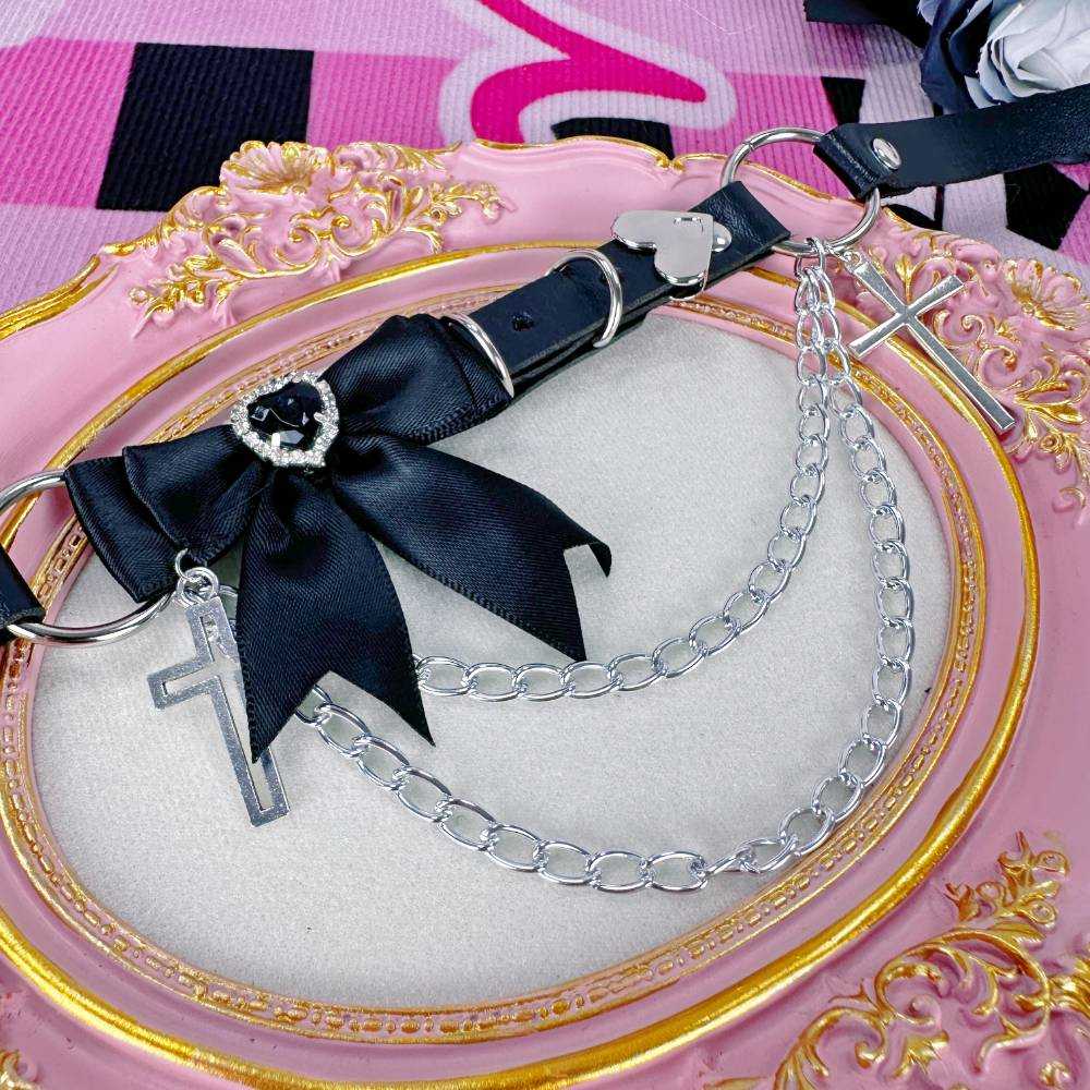 Gothic Heart Crystal Black Leather Choker