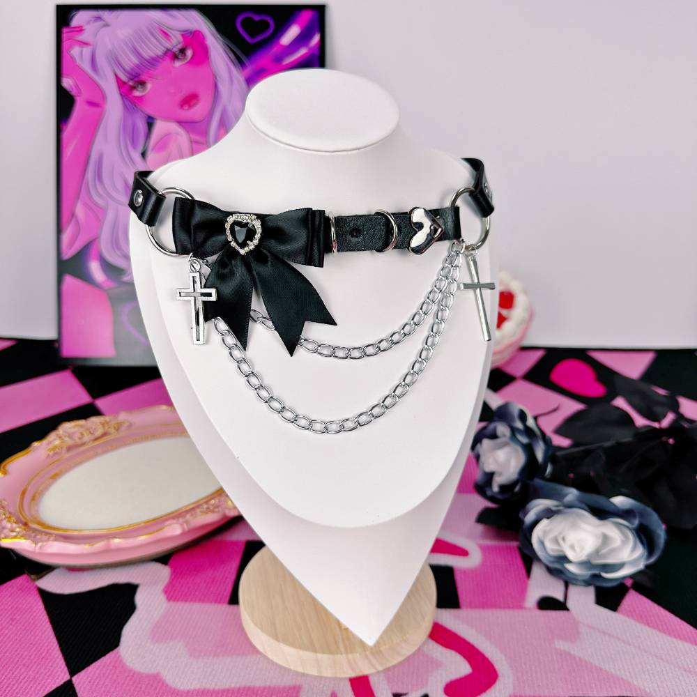 Gothic Heart Crystal Black Leather Choker