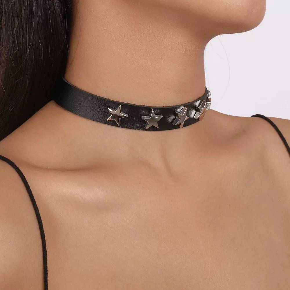 Gothic Metal Design Black Leather Choker