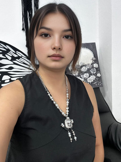 Gothic Doll Face Pearl Choker