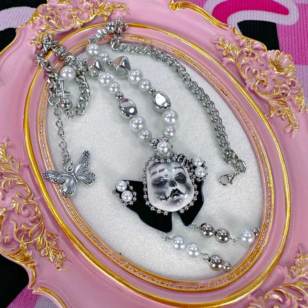 Gothic Doll Face Pearl Choker
