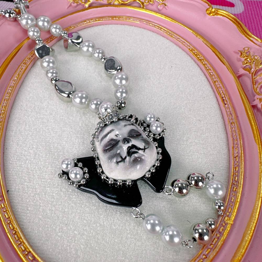 Gothic Doll Face Pearl Choker