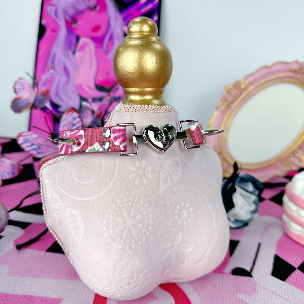 Cute Floral Heart Pink Leather Choker